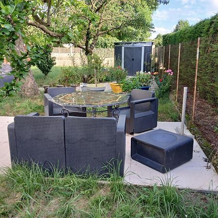 Willa Gite Pavillon Kifadonfe 3 Ch Avec Cour Et Jardin Clos Saint-Germain-Lembron Zewnętrze zdjęcie